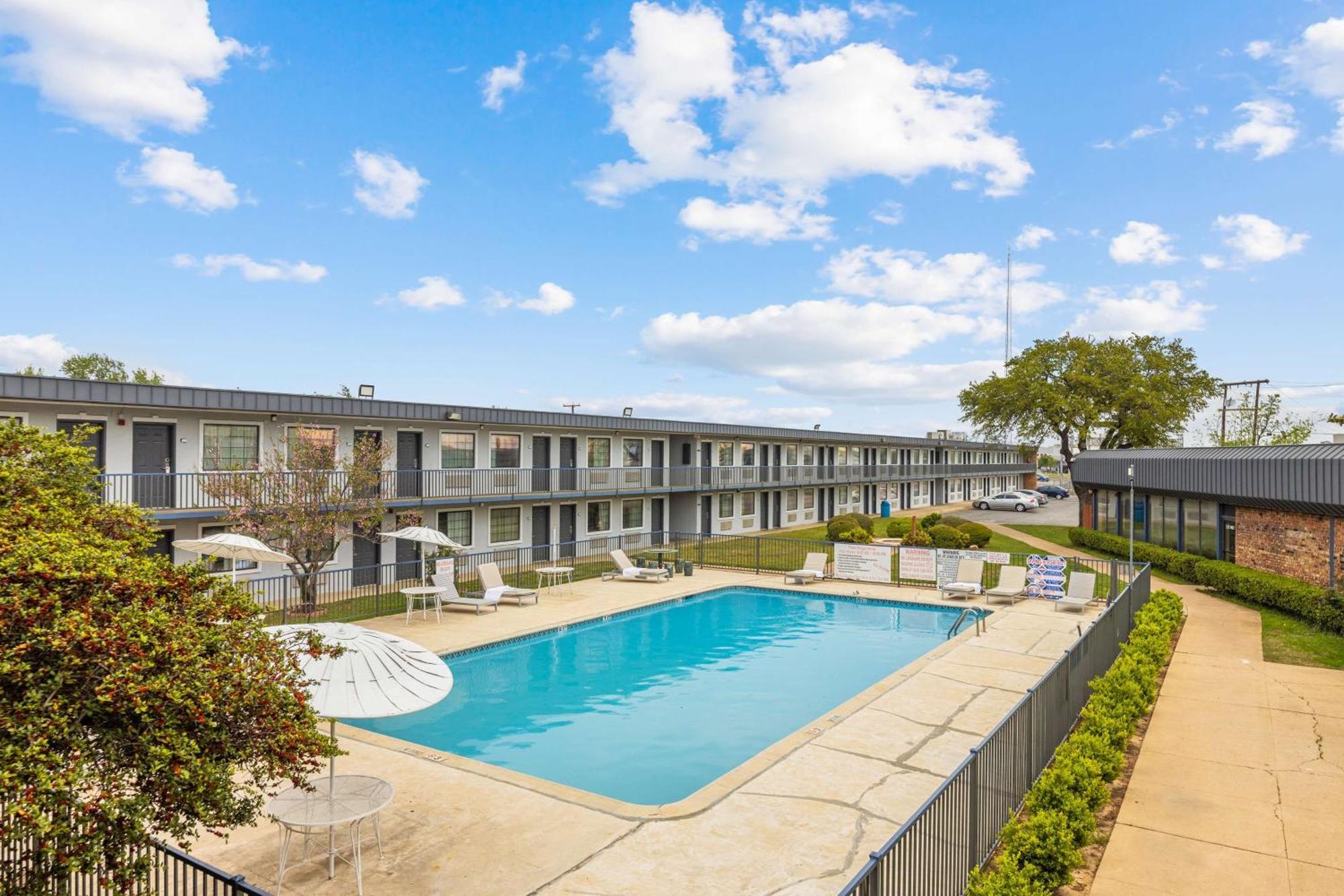 Americas Best Value Inn Fort Worth/Hurst Richland Hills Екстериор снимка