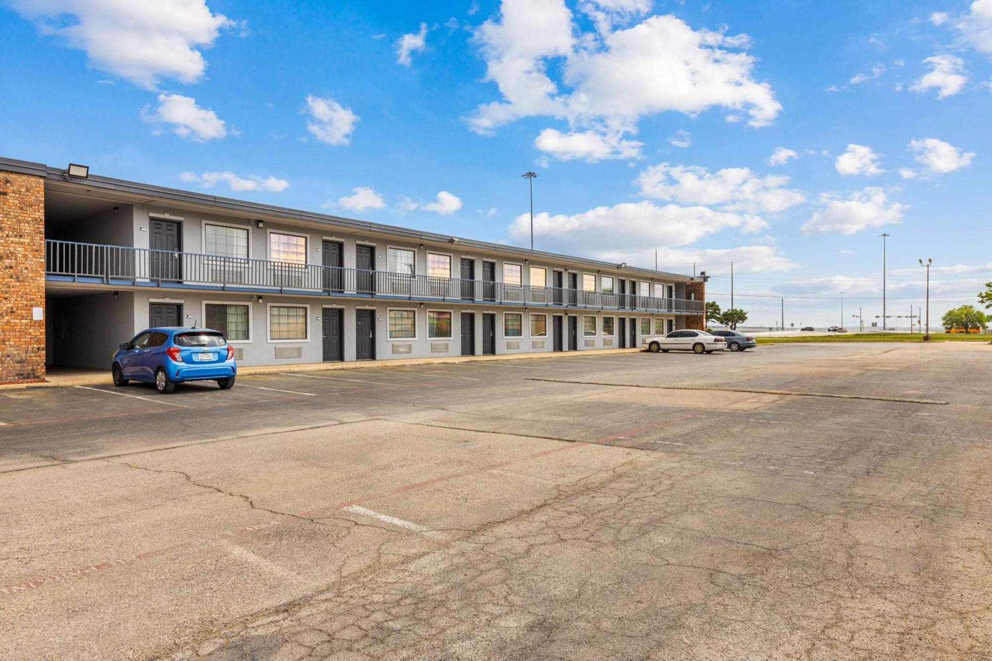 Americas Best Value Inn Fort Worth/Hurst Richland Hills Екстериор снимка