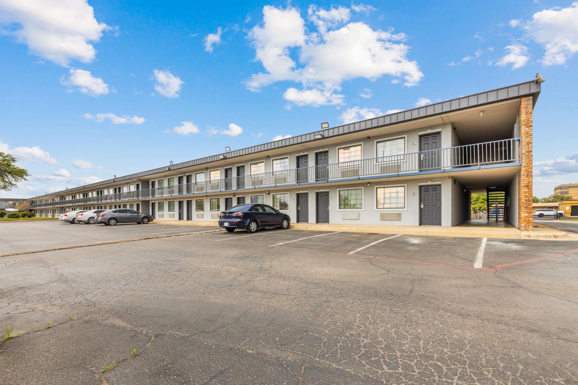 Americas Best Value Inn Fort Worth/Hurst Richland Hills Екстериор снимка