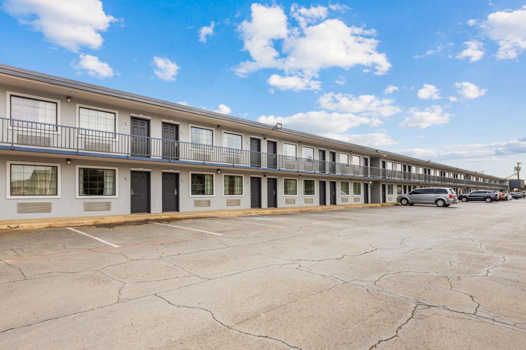 Americas Best Value Inn Fort Worth/Hurst Richland Hills Екстериор снимка