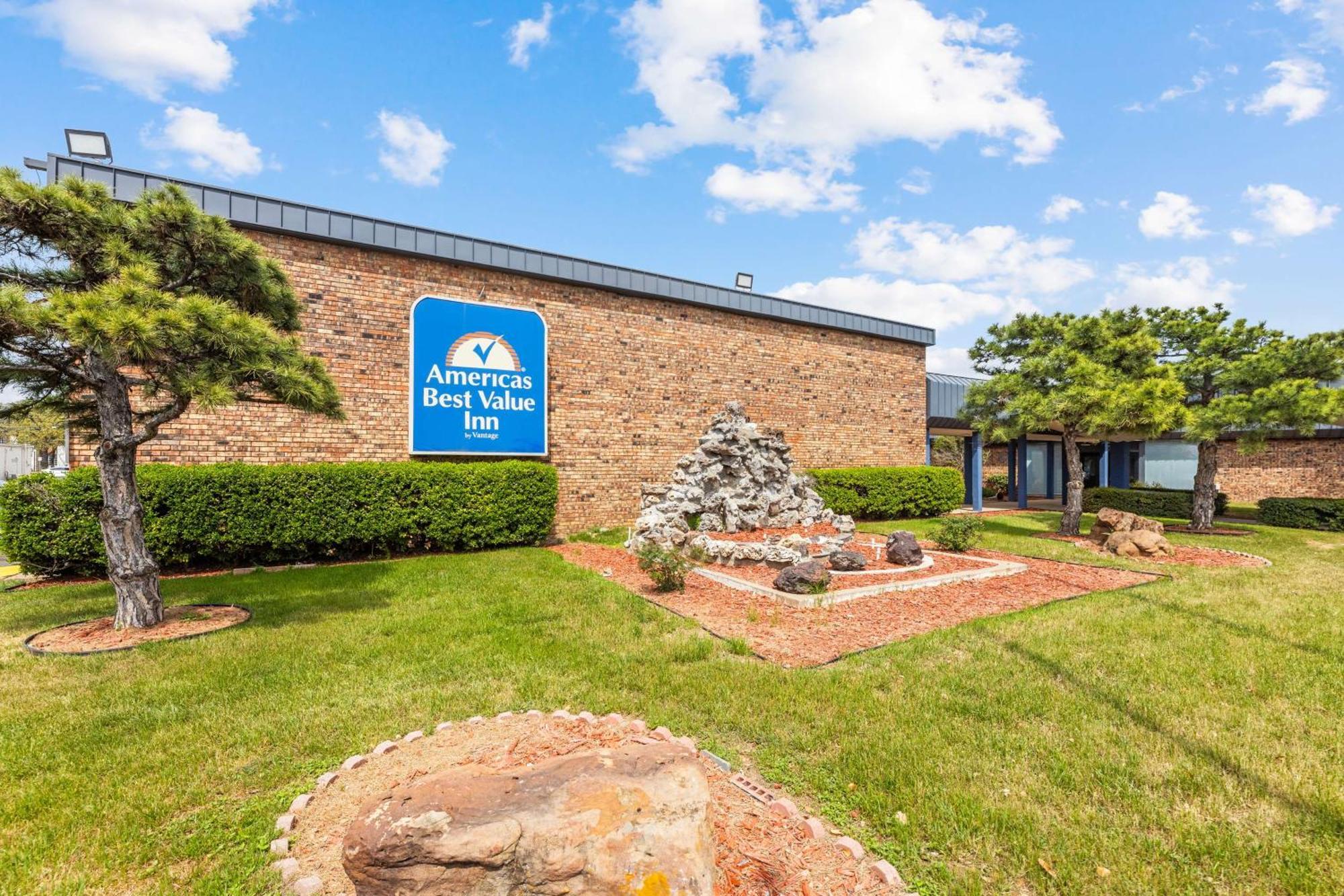 Americas Best Value Inn Fort Worth/Hurst Richland Hills Екстериор снимка